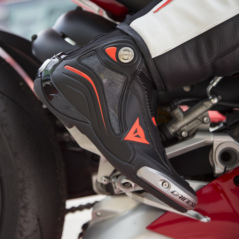 Boots inside the motorcycle suit – Dainese's integrated system